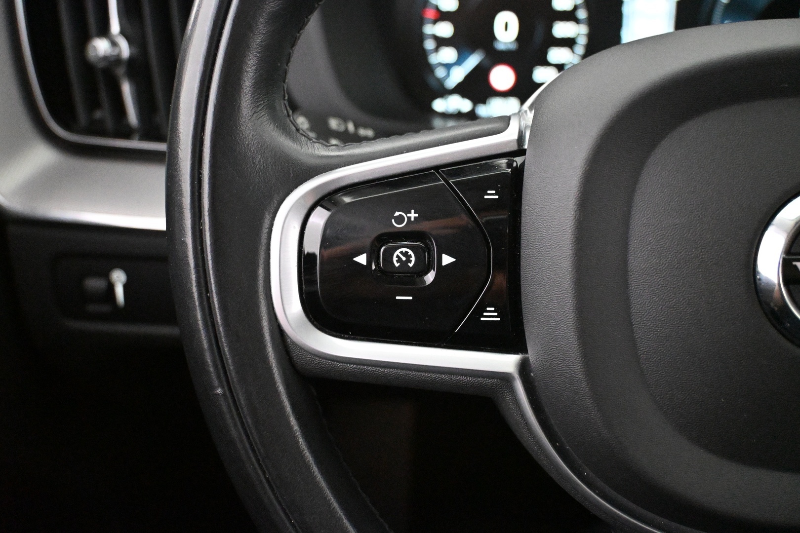 VOLVO XC60 2020