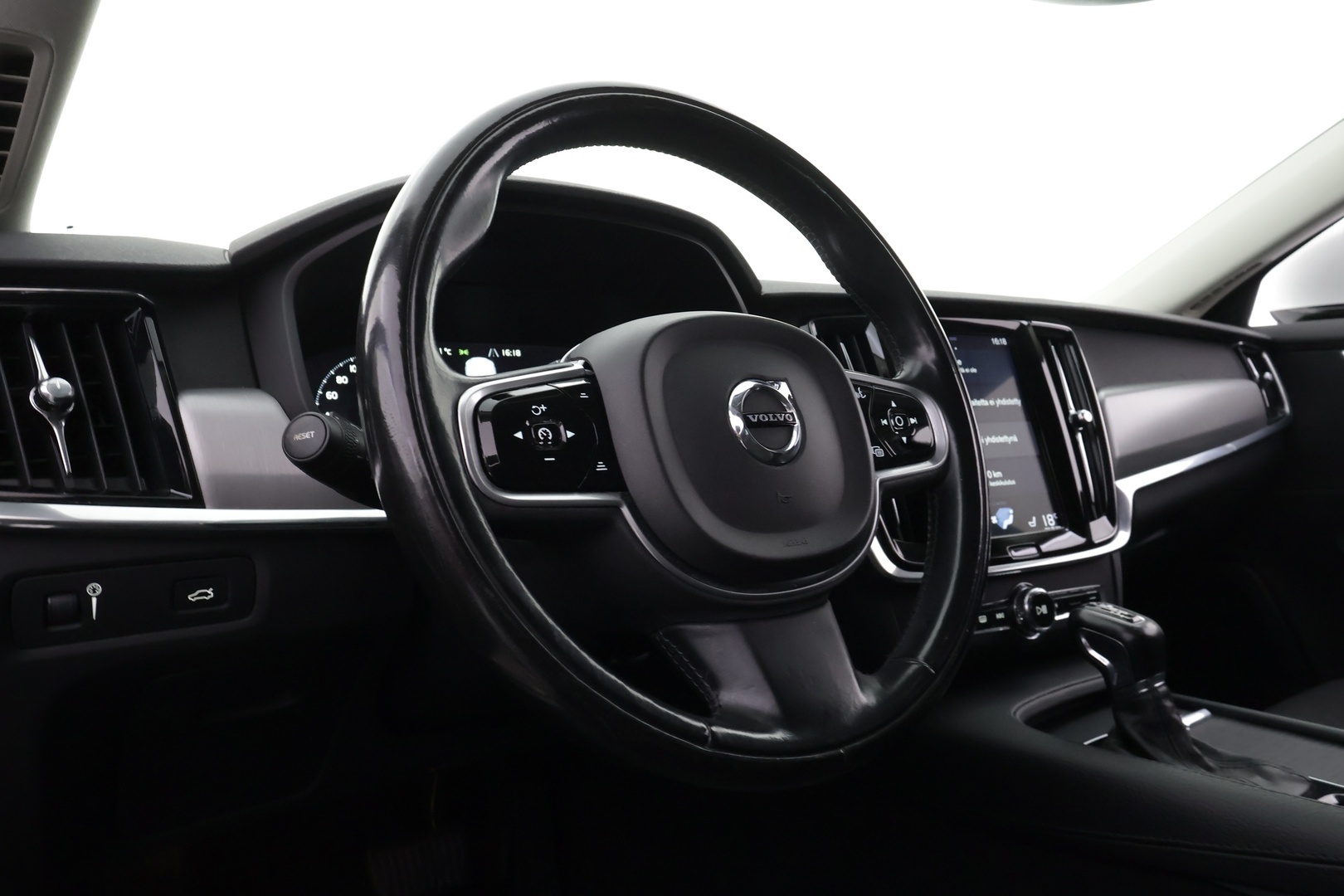 VOLVO V90 2018