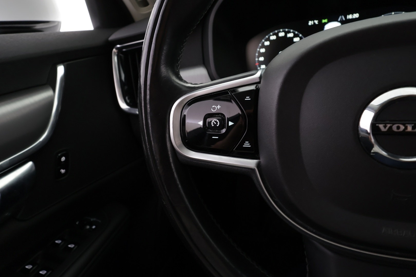 VOLVO V90 2018