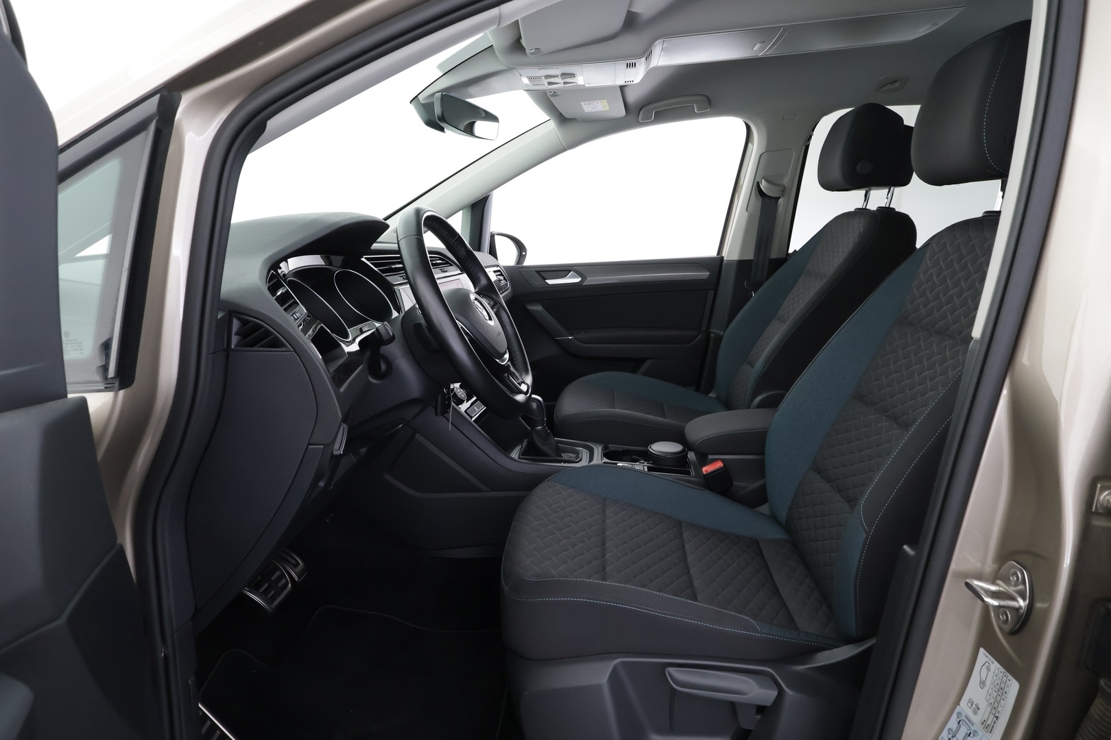 VOLKSWAGEN Touran 2019
