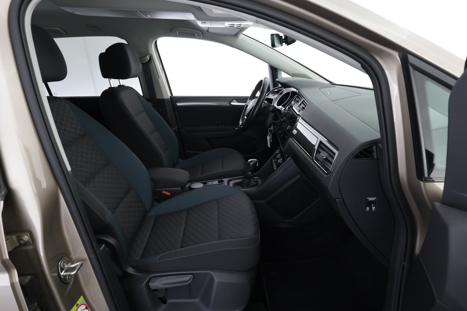 VOLKSWAGEN Touran 2019