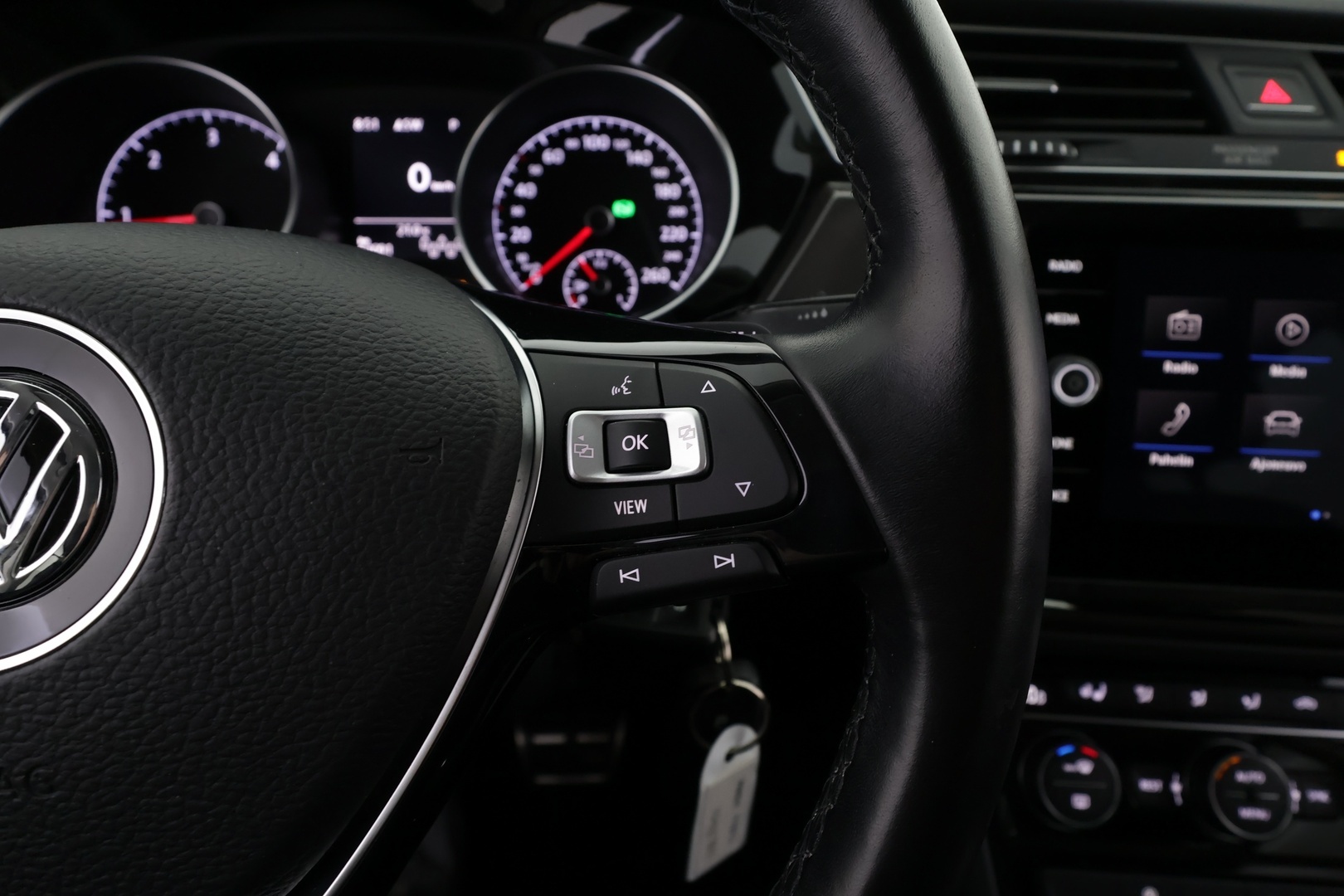 VOLKSWAGEN Touran 2019