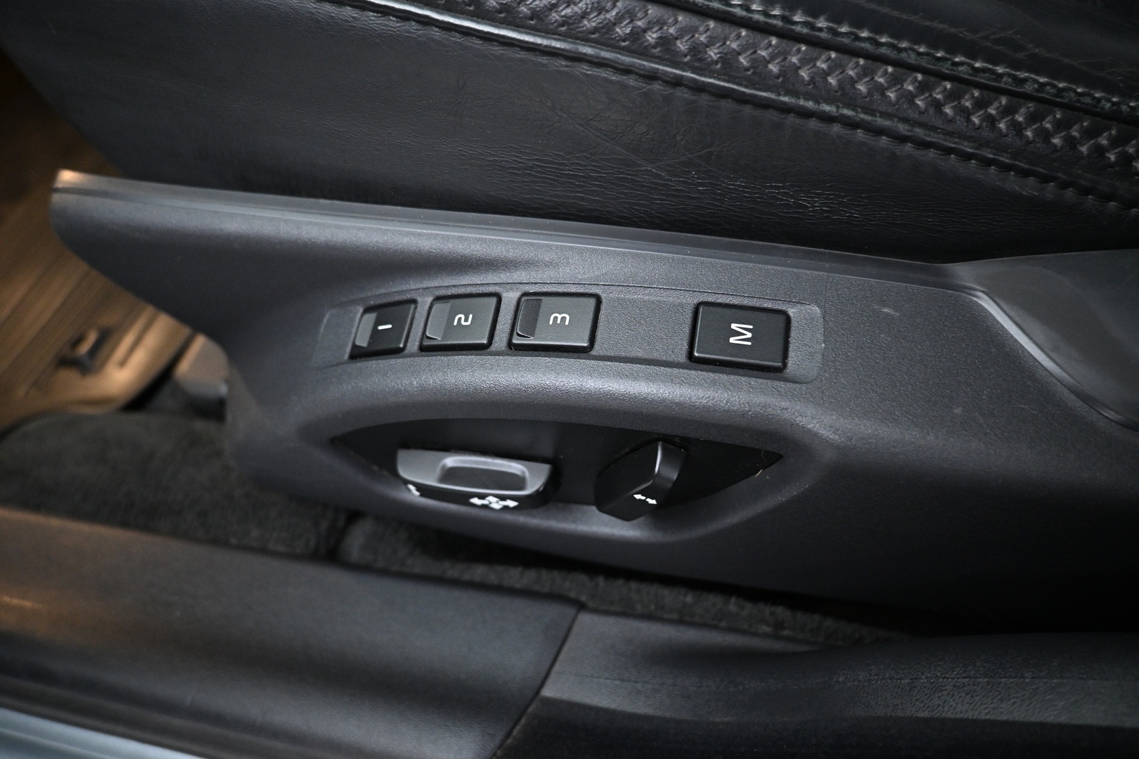 VOLVO XC70 2014