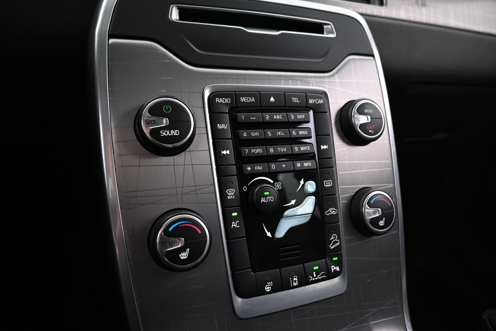 VOLVO XC70 2014