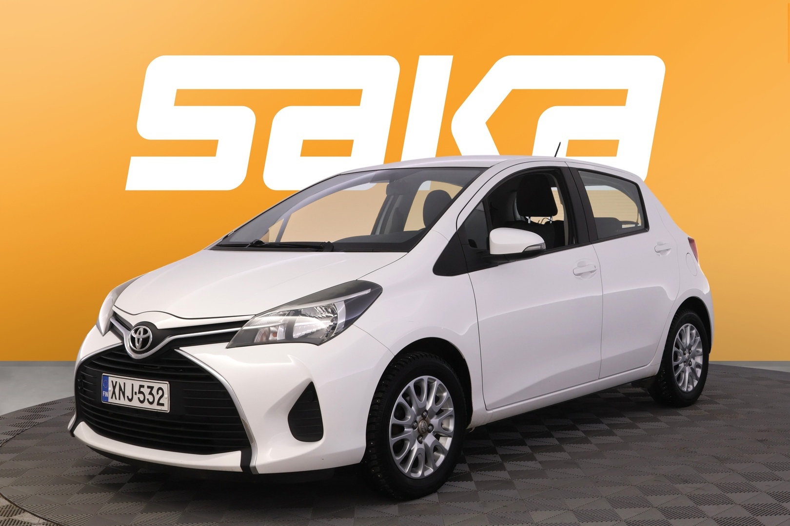 TOYOTA Yaris 2015