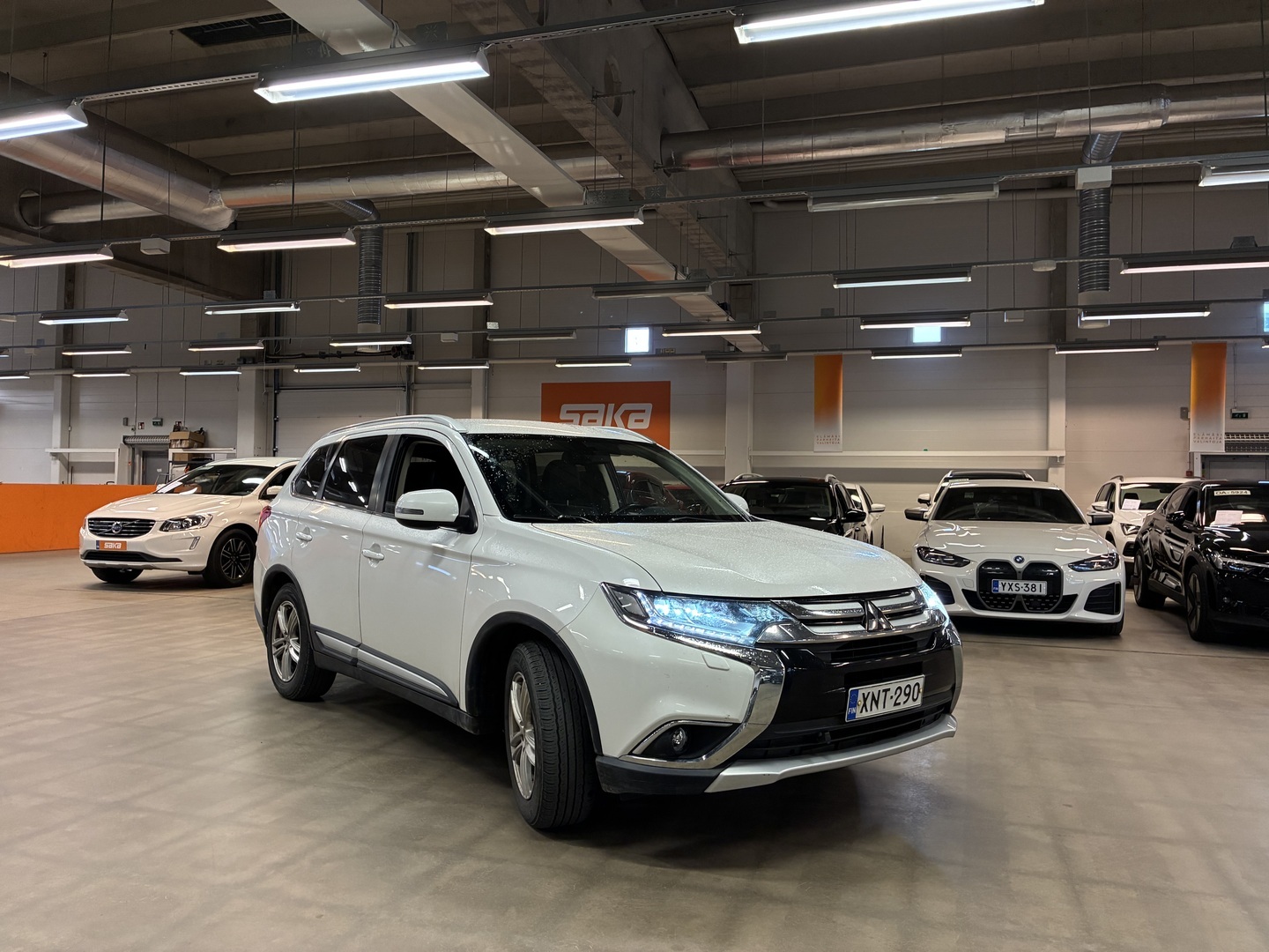 MITSUBISHI Outlander 2016