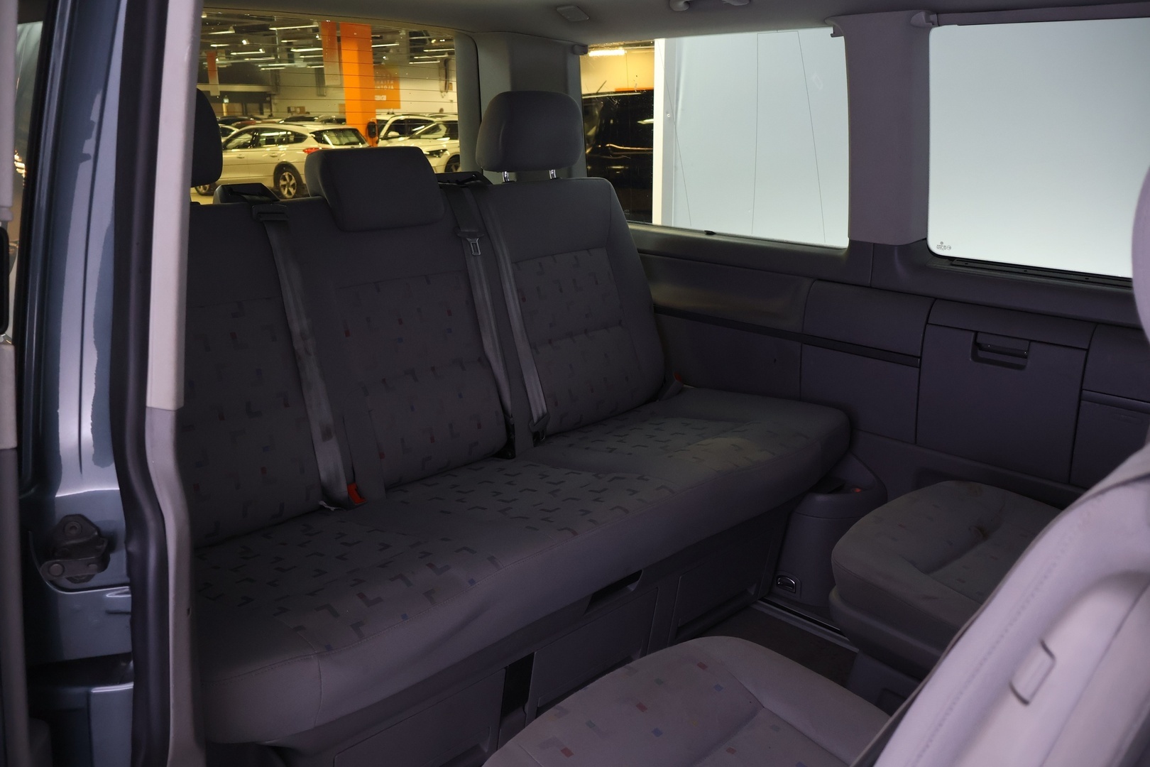 VOLKSWAGEN Multivan 2004