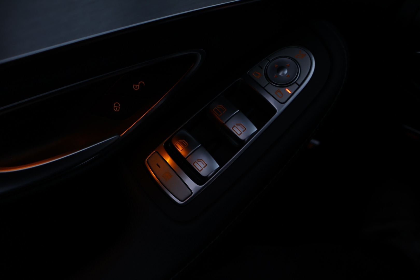 MERCEDES-BENZ C 2018