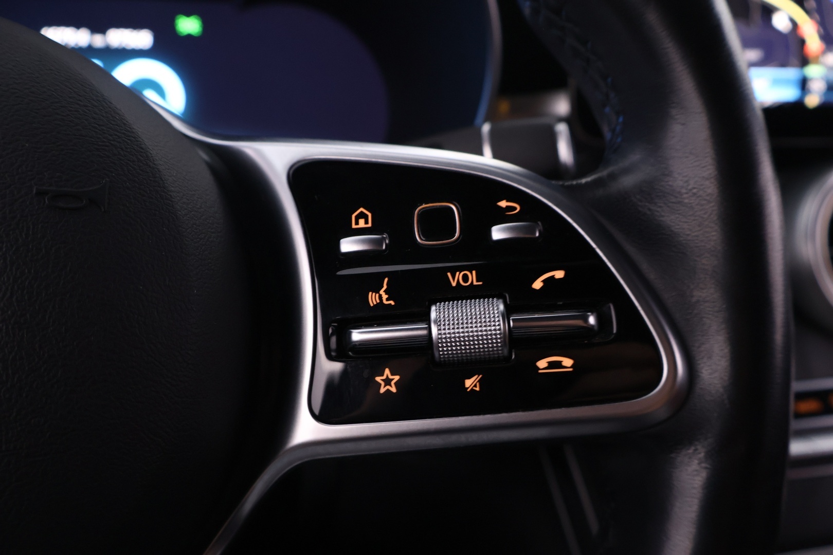MERCEDES-BENZ GLC 2021