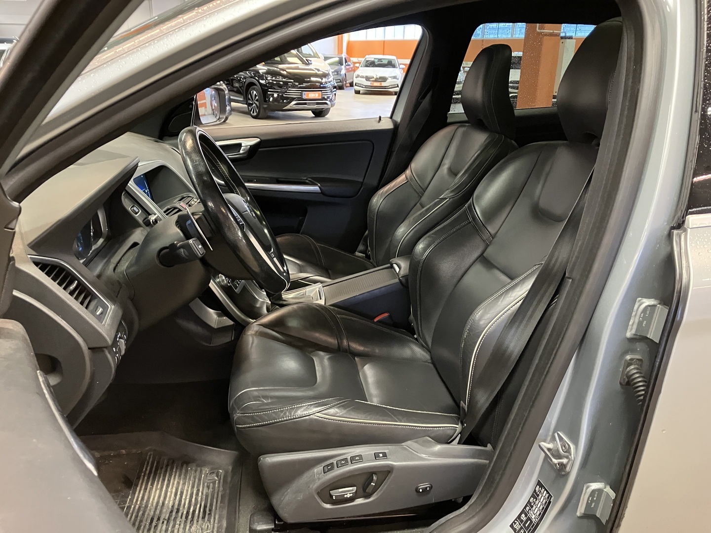 VOLVO XC60 2016