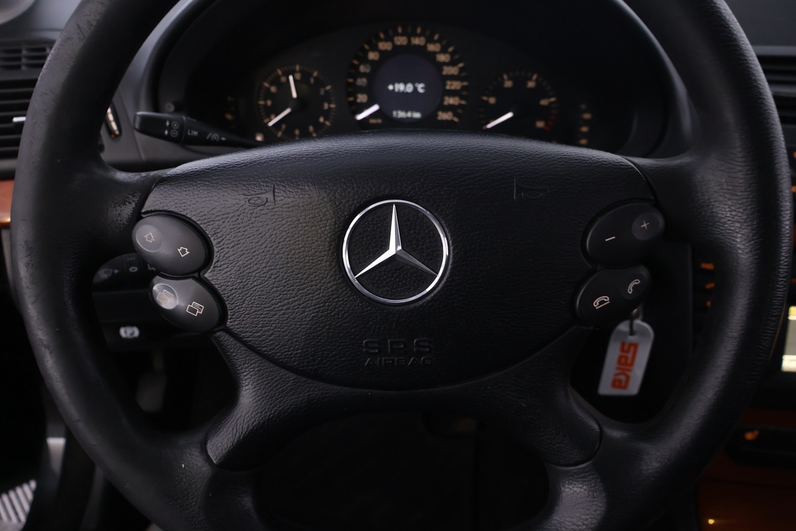 MERCEDES-BENZ E 2009