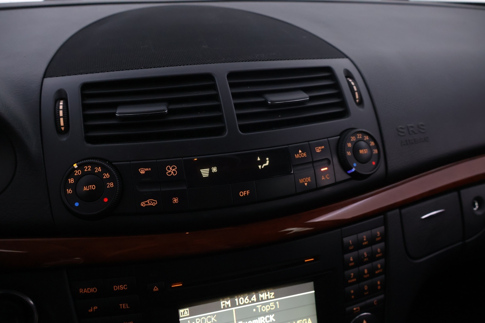 MERCEDES-BENZ E 2009