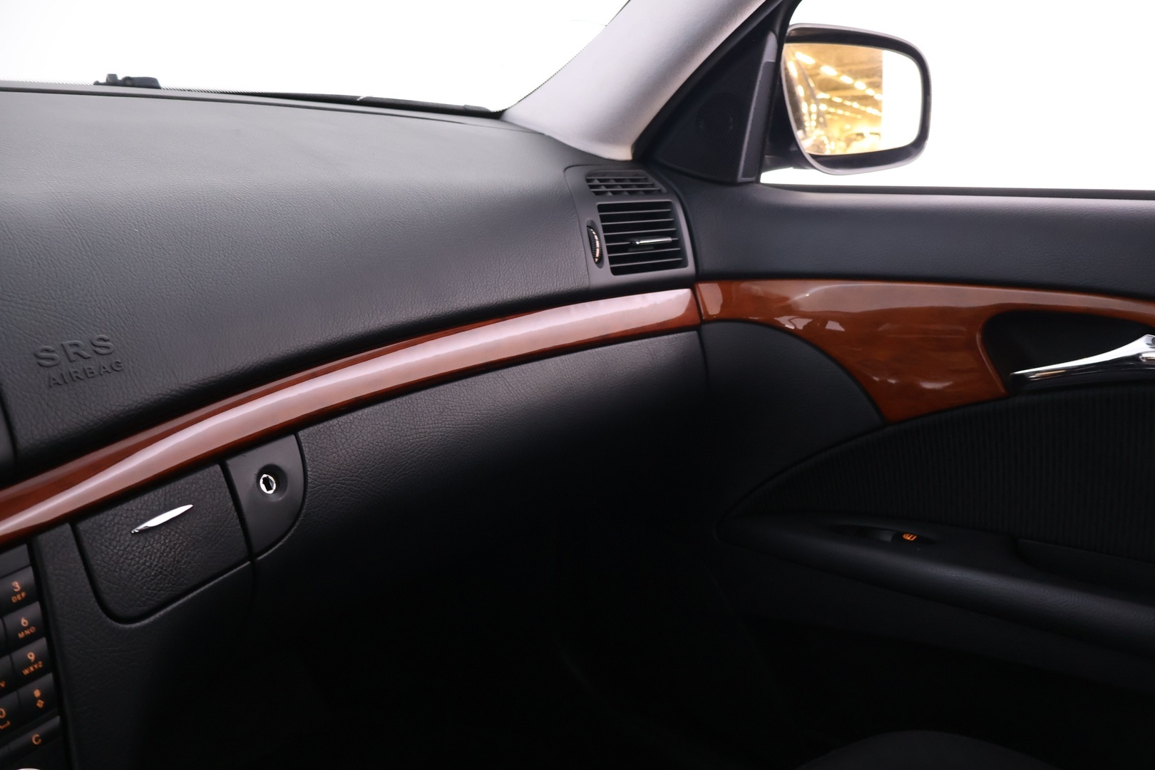 MERCEDES-BENZ E 2009