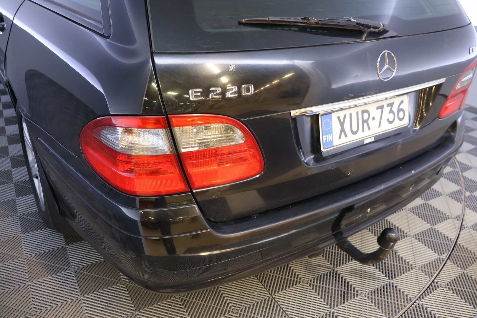MERCEDES-BENZ E 2009