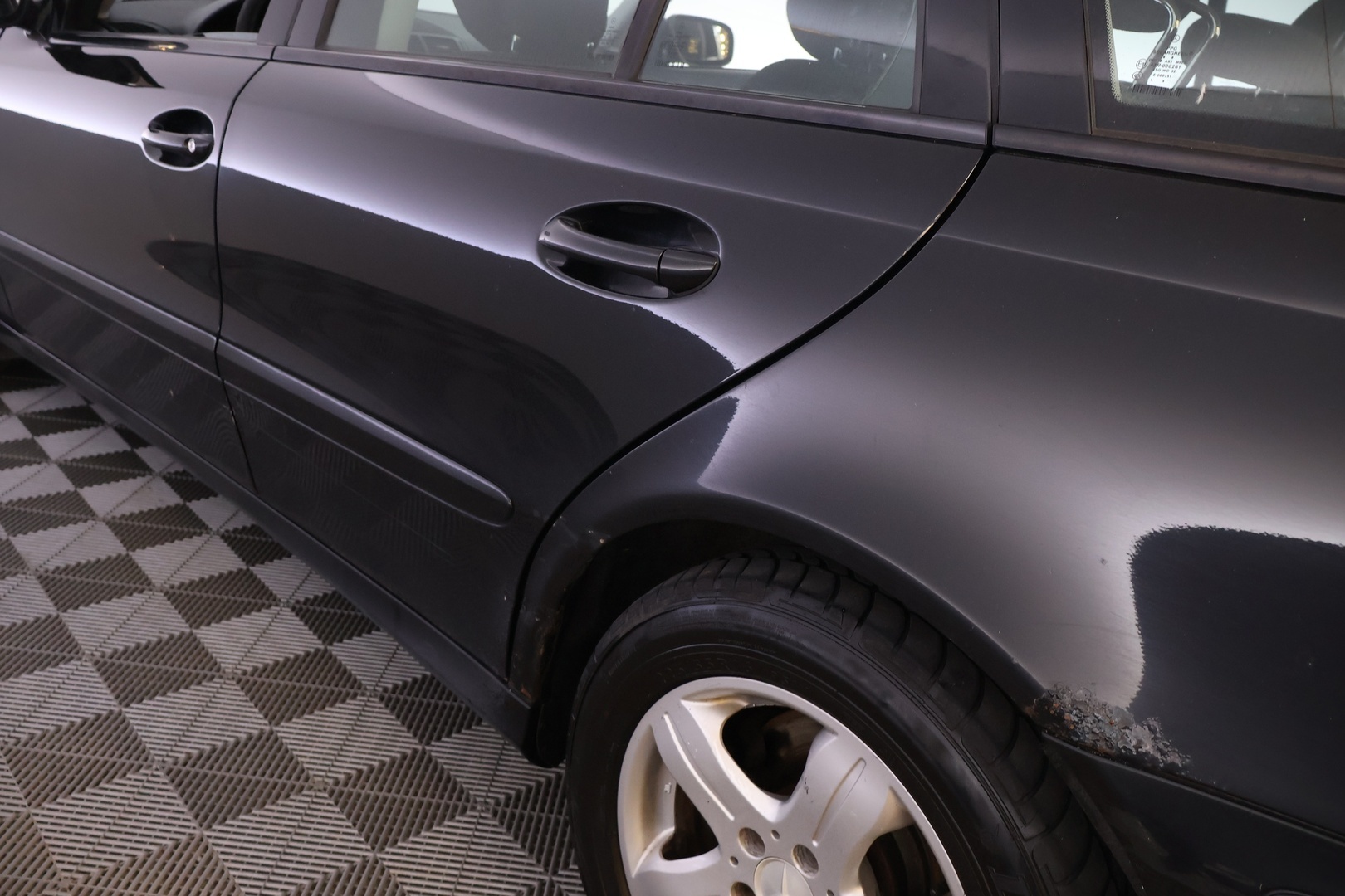 MERCEDES-BENZ E 2009