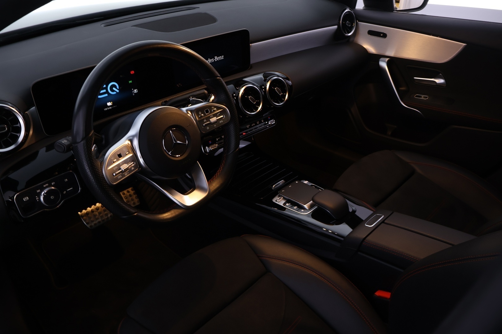 MERCEDES-BENZ A 2020