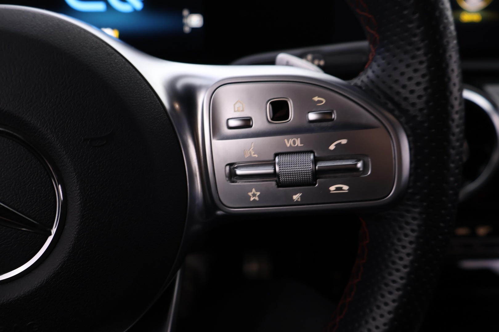 MERCEDES-BENZ A 2020