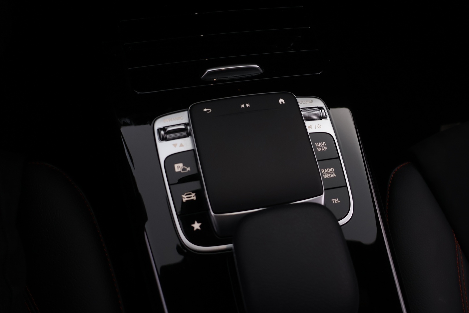 MERCEDES-BENZ A 2020