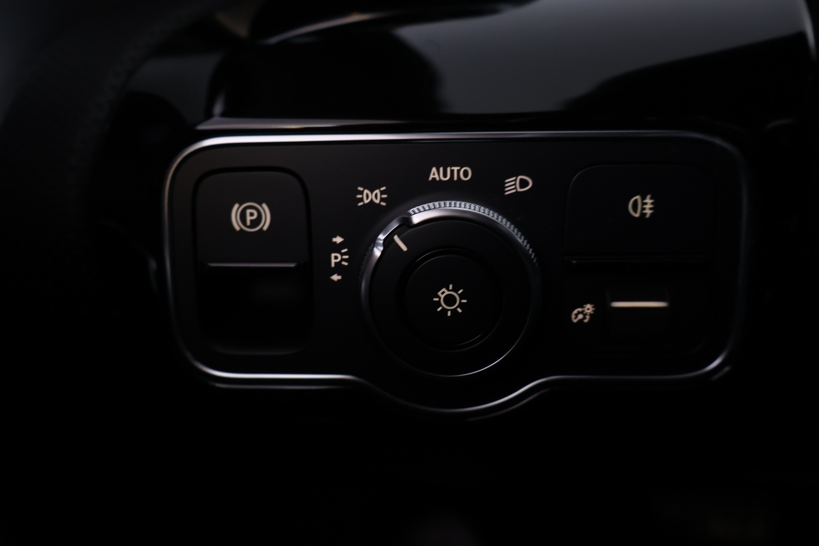 MERCEDES-BENZ A 2020