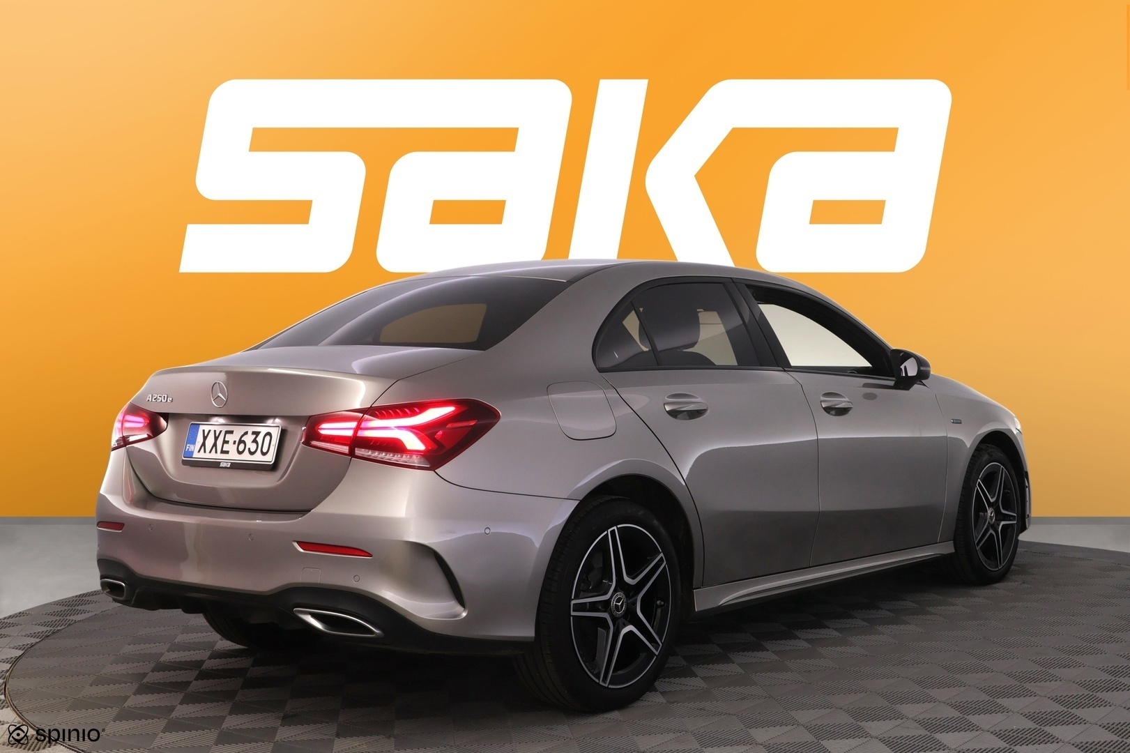 MERCEDES-BENZ A 2020