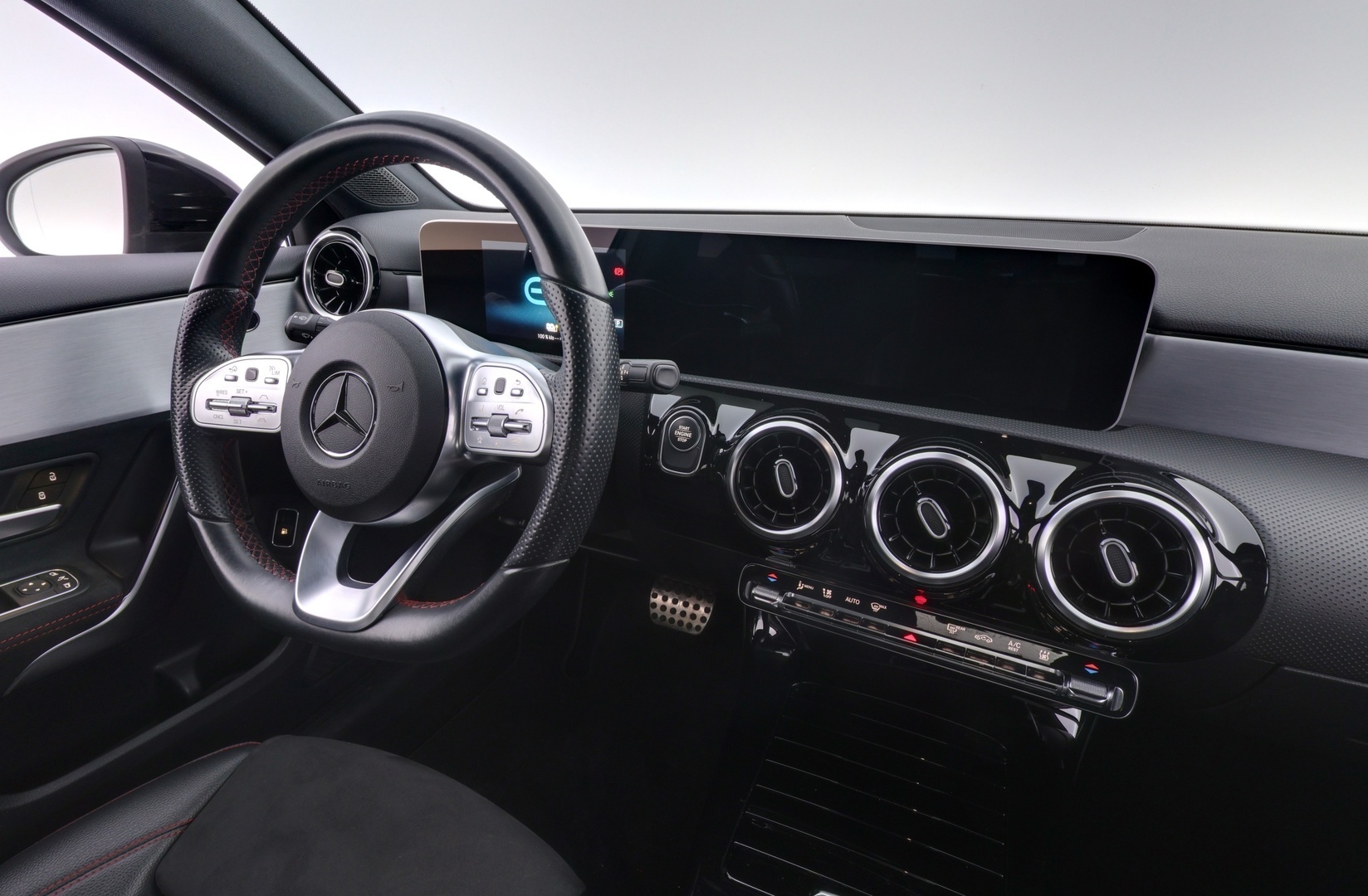 MERCEDES-BENZ A 2020