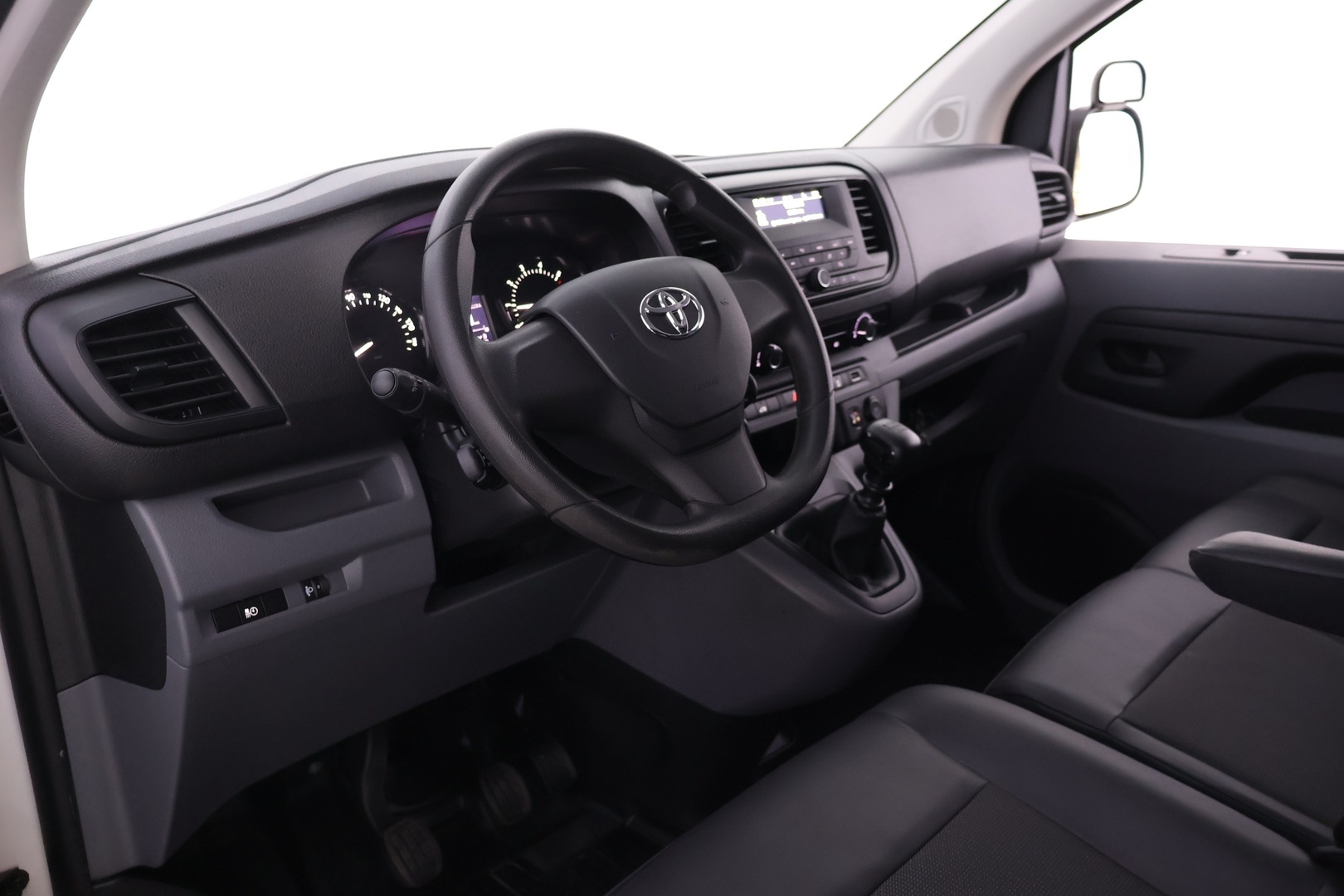 TOYOTA Proace 2021