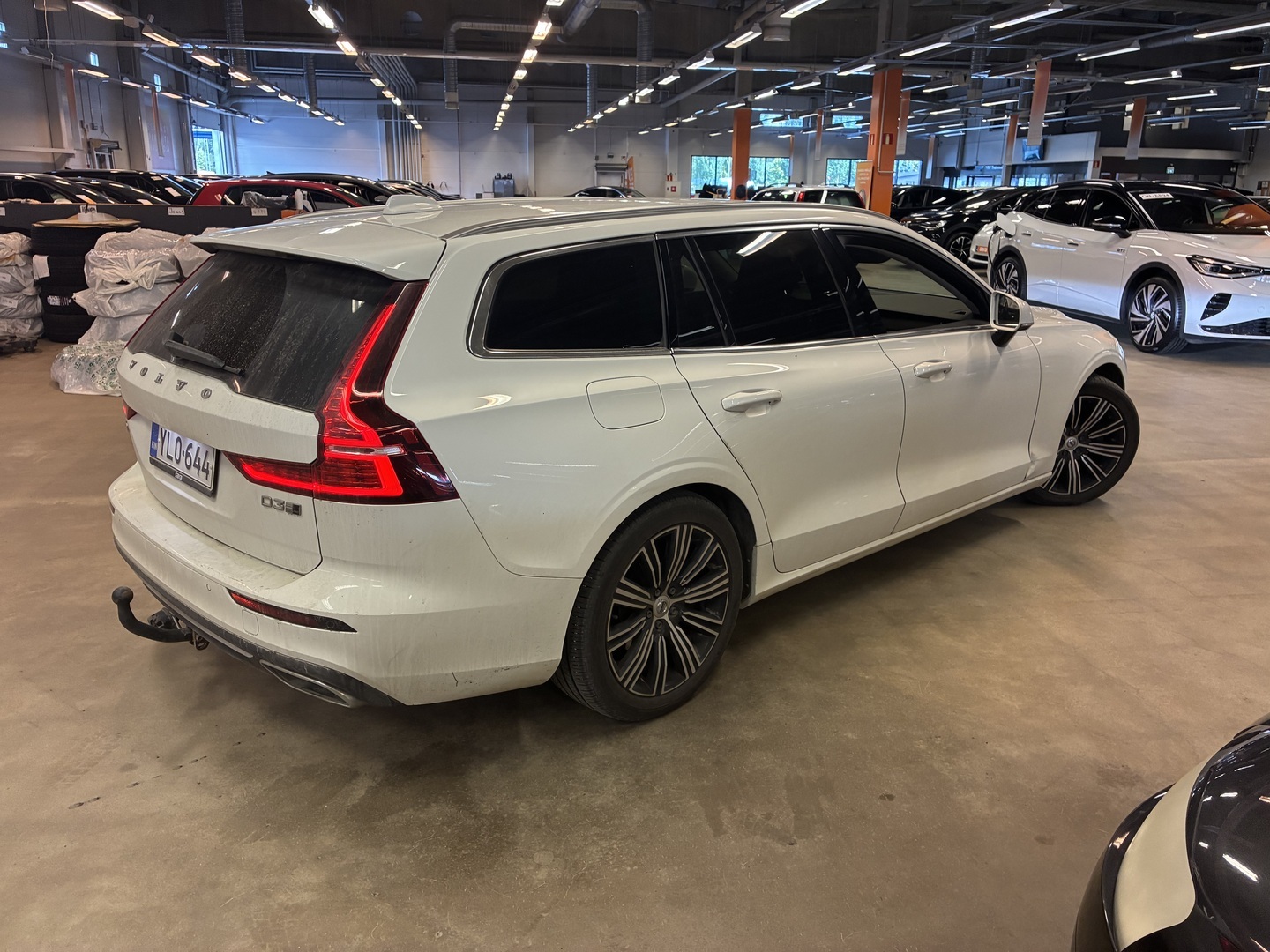 VOLVO V60 2020