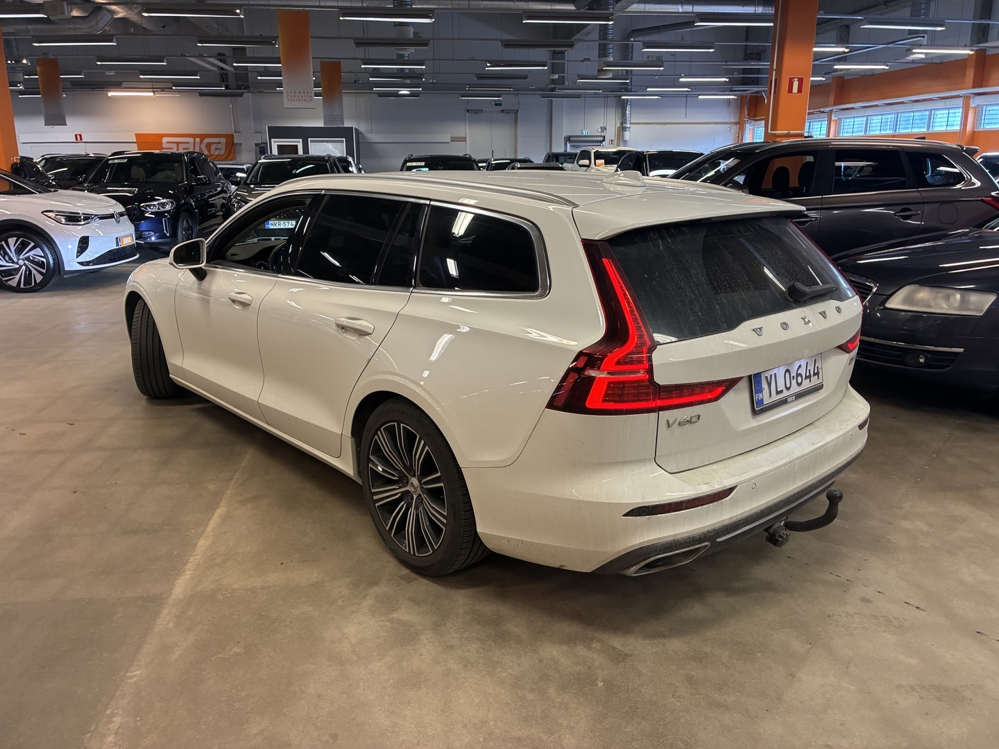 VOLVO V60 2020