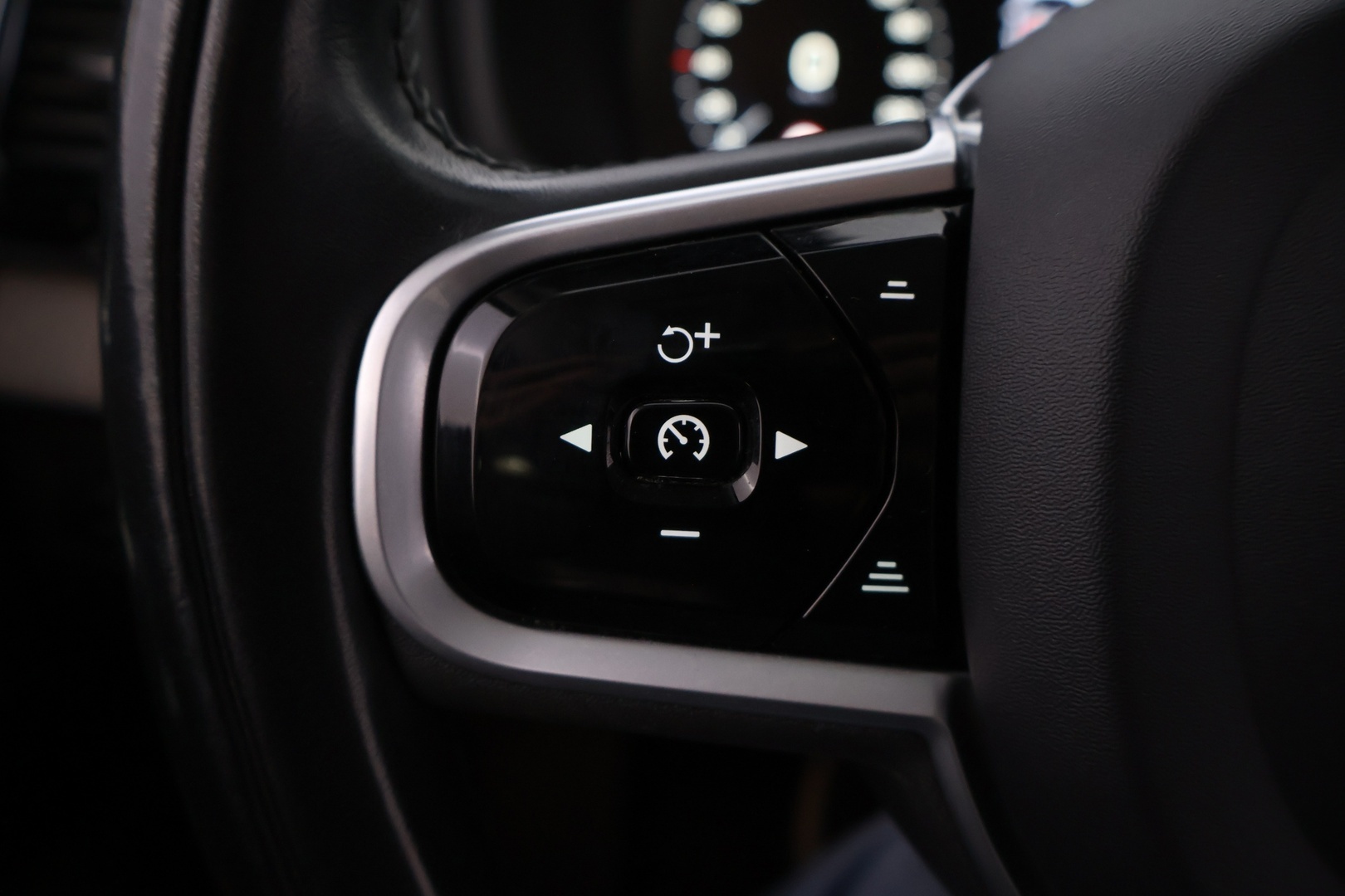 VOLVO XC90 2020