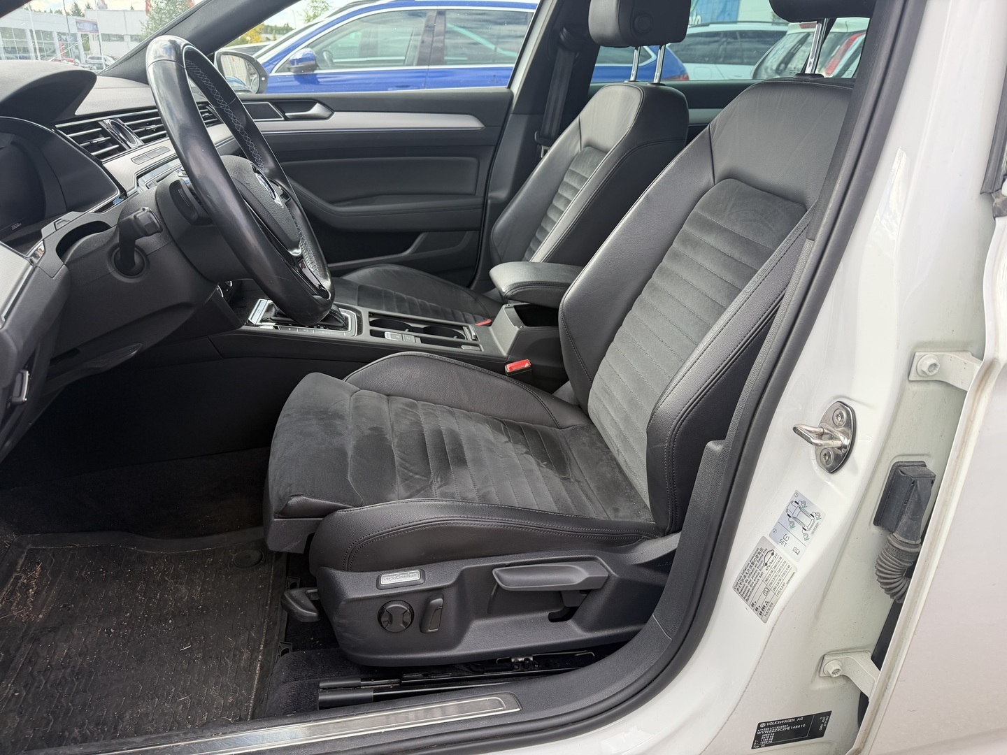 VOLKSWAGEN Passat 2017