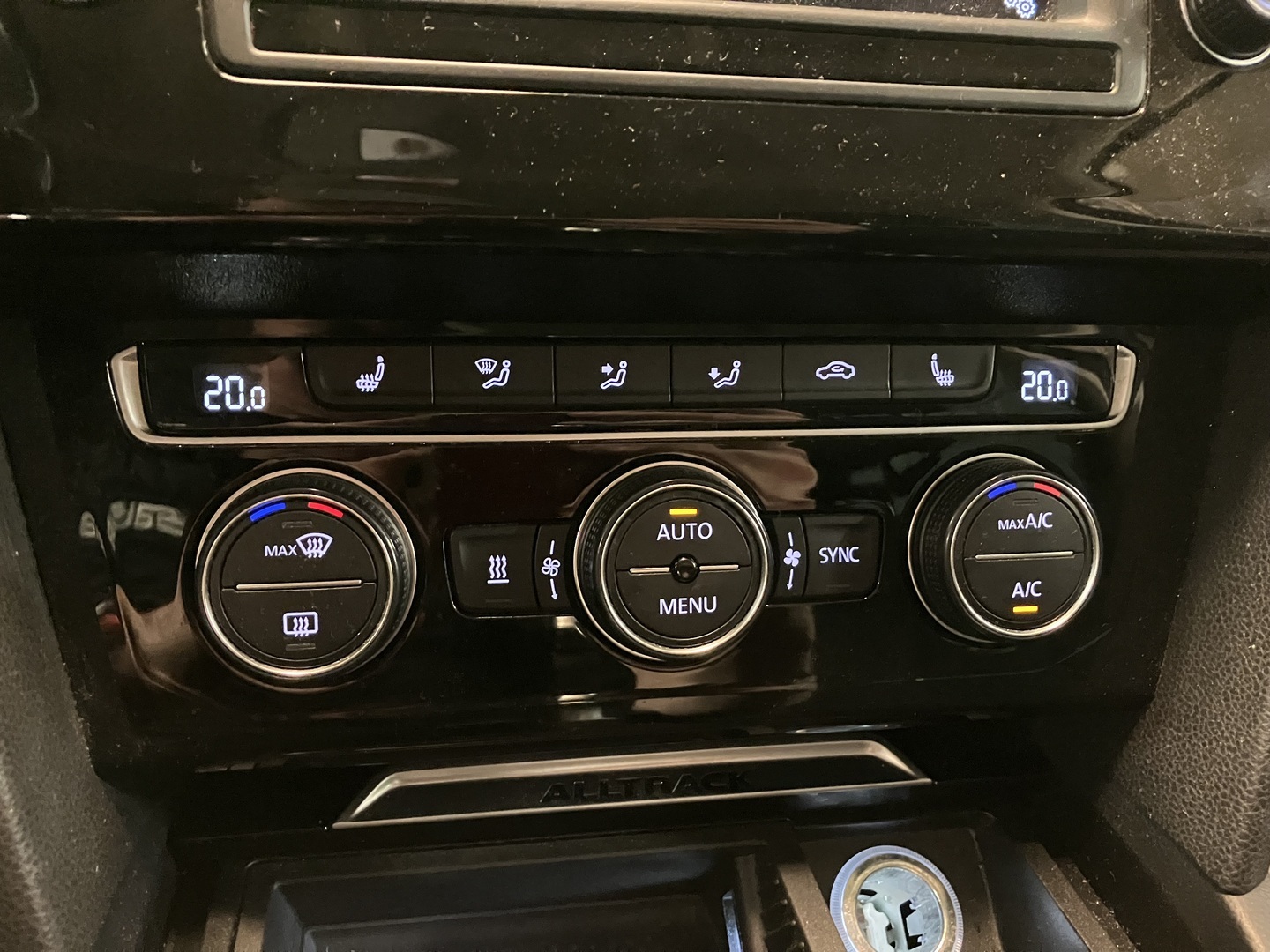 VOLKSWAGEN Passat 2016