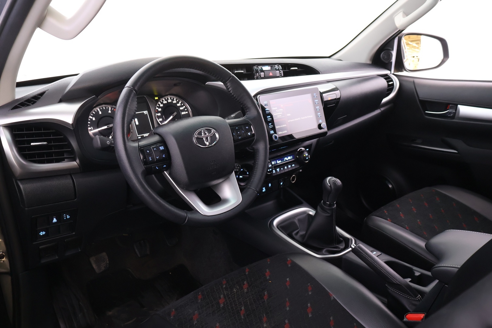 TOYOTA Hilux 2024