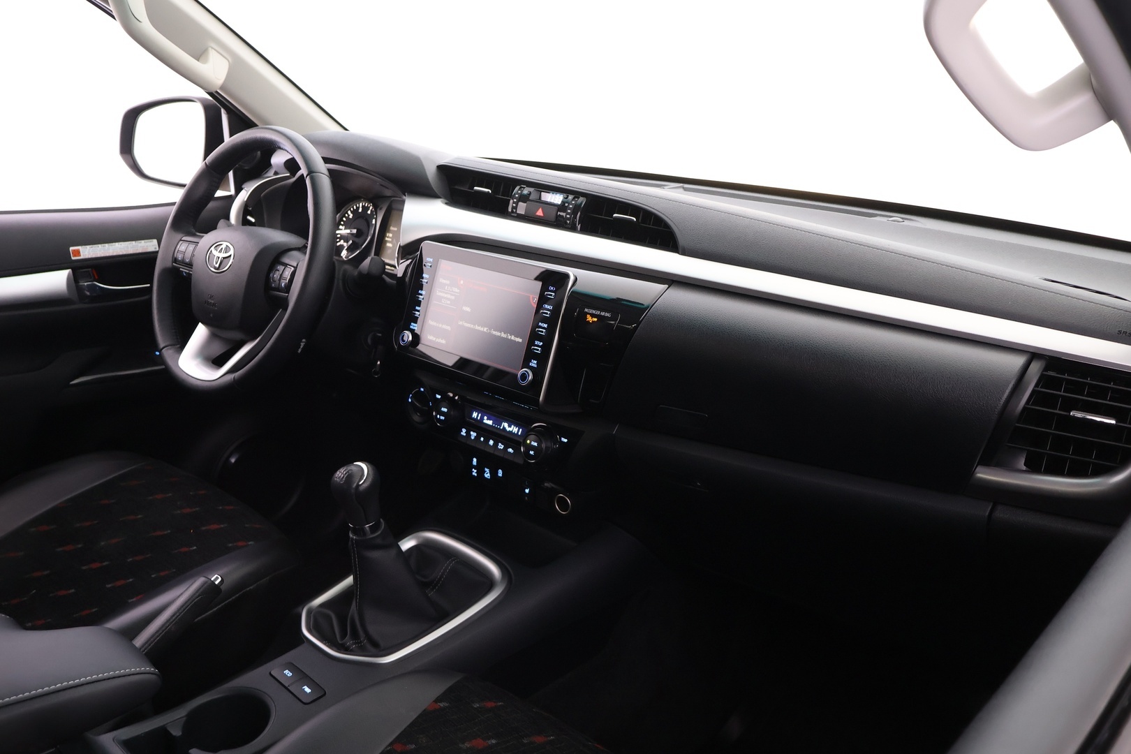 TOYOTA Hilux 2024
