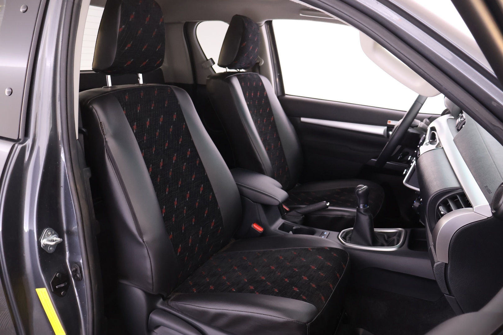 TOYOTA Hilux 2024