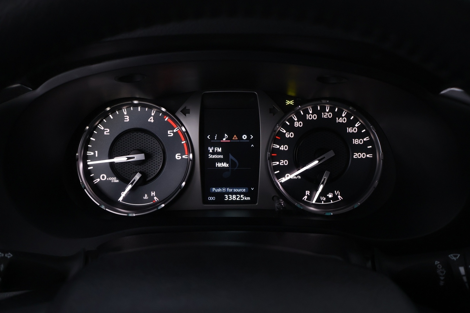 TOYOTA Hilux 2024
