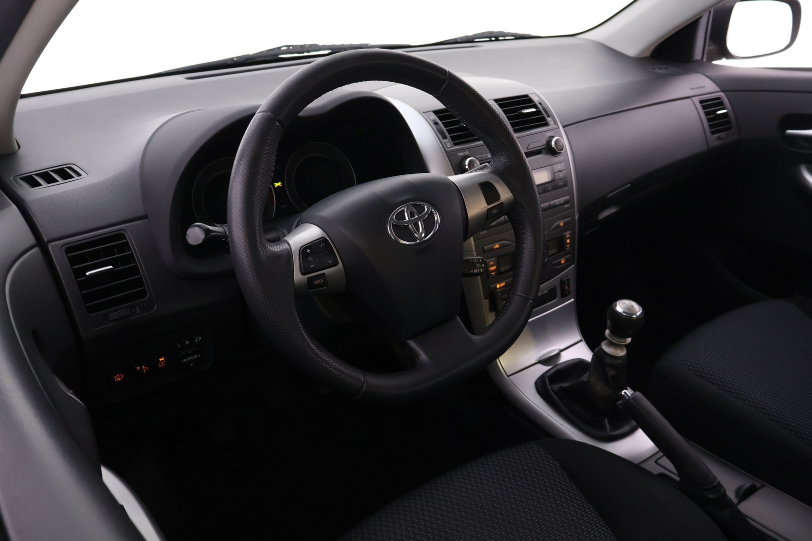 TOYOTA Corolla 2011