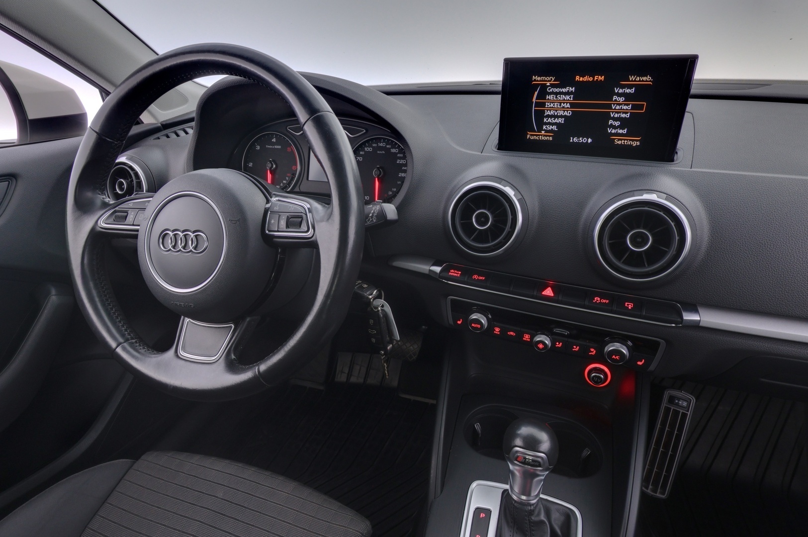 AUDI A3 2015