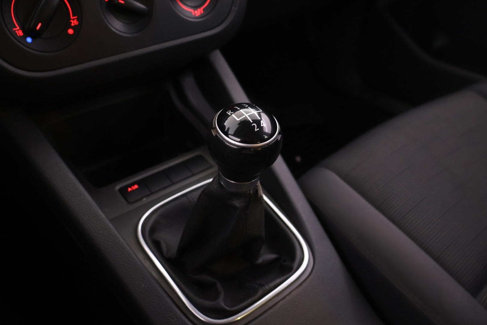 VOLKSWAGEN Golf 2005