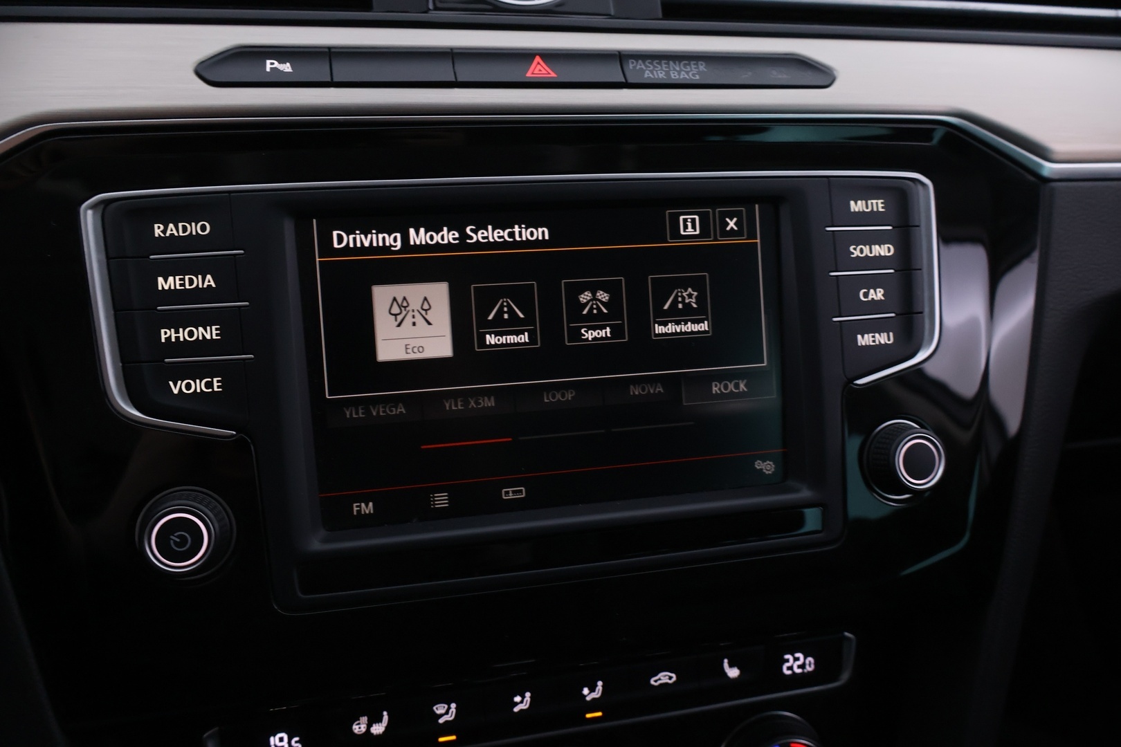 VOLKSWAGEN Passat 2016