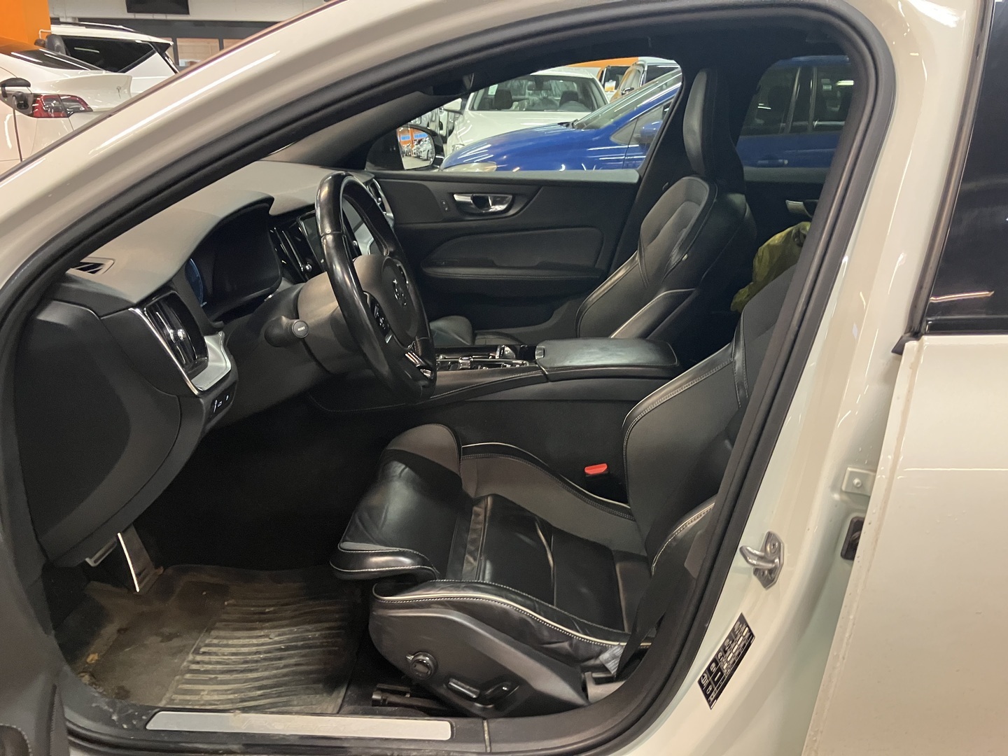 VOLVO V60 2019