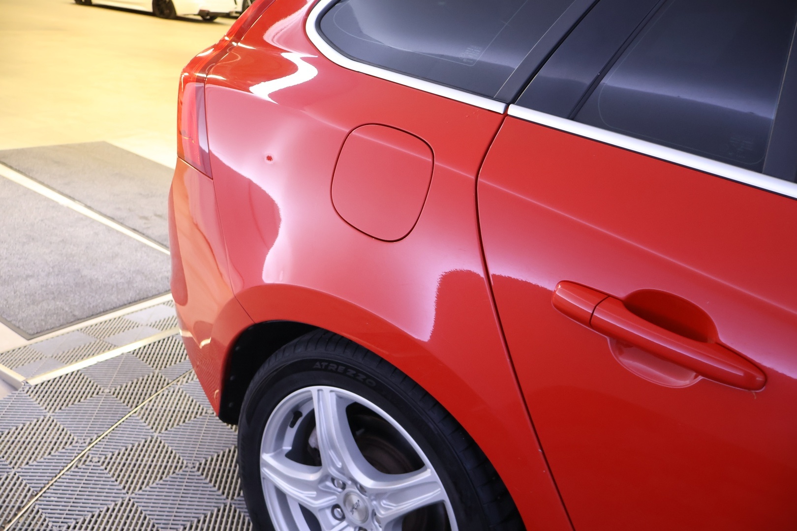 VOLVO V60 2012