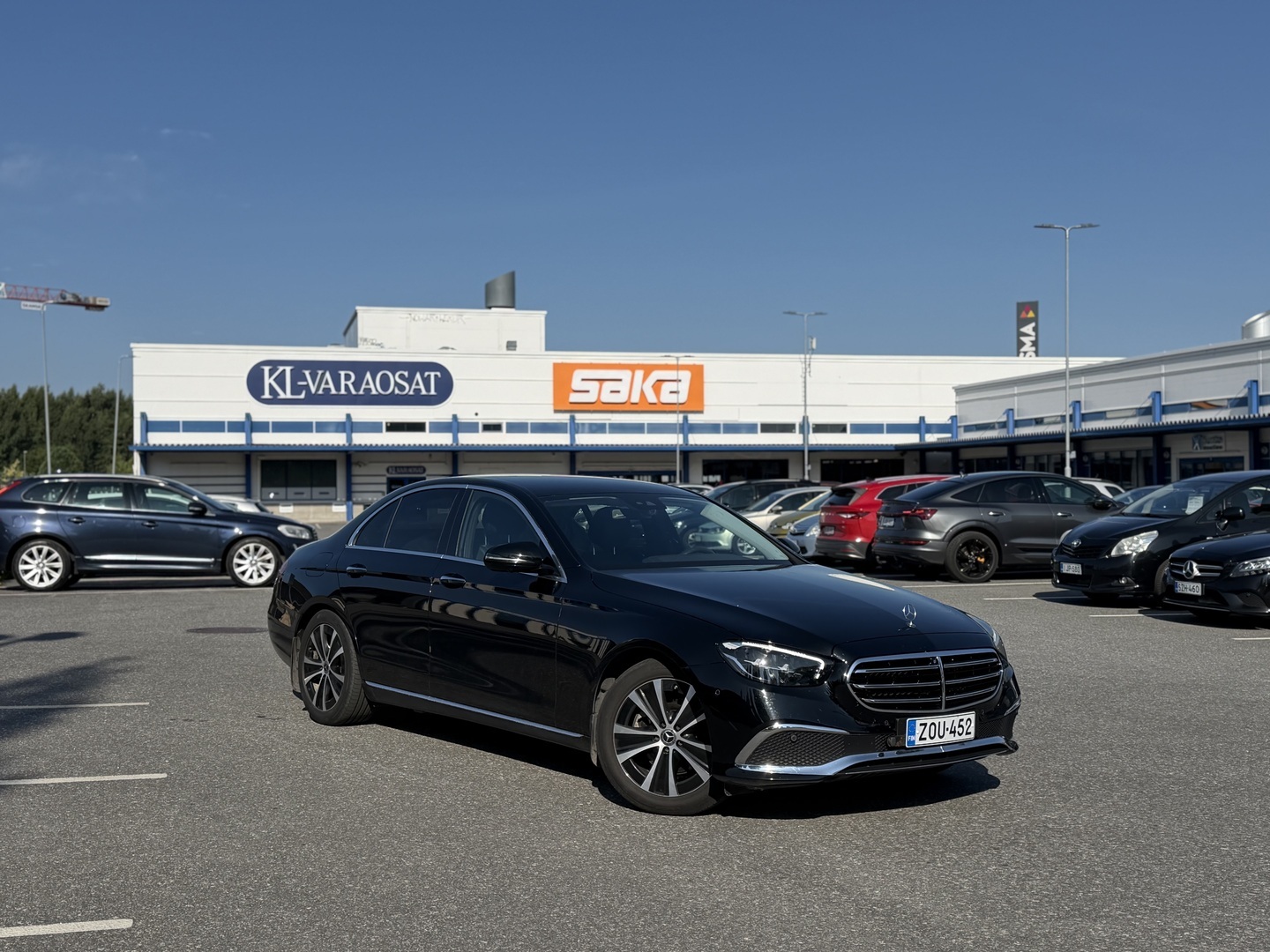 MERCEDES-BENZ E 2023