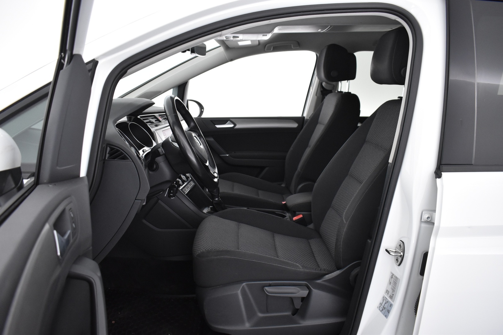 VOLKSWAGEN Touran 2018