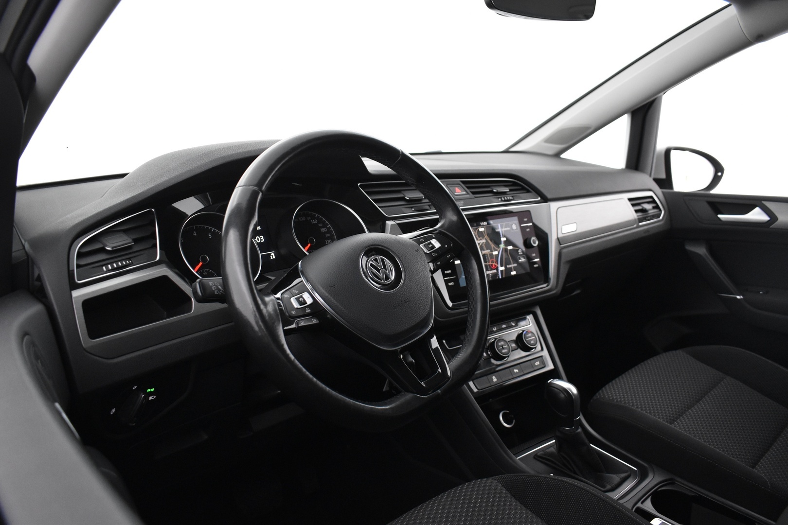 VOLKSWAGEN Touran 2018