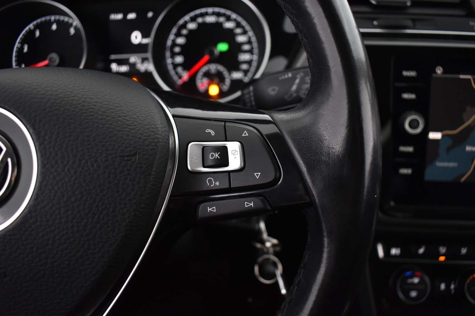 VOLKSWAGEN Touran 2018