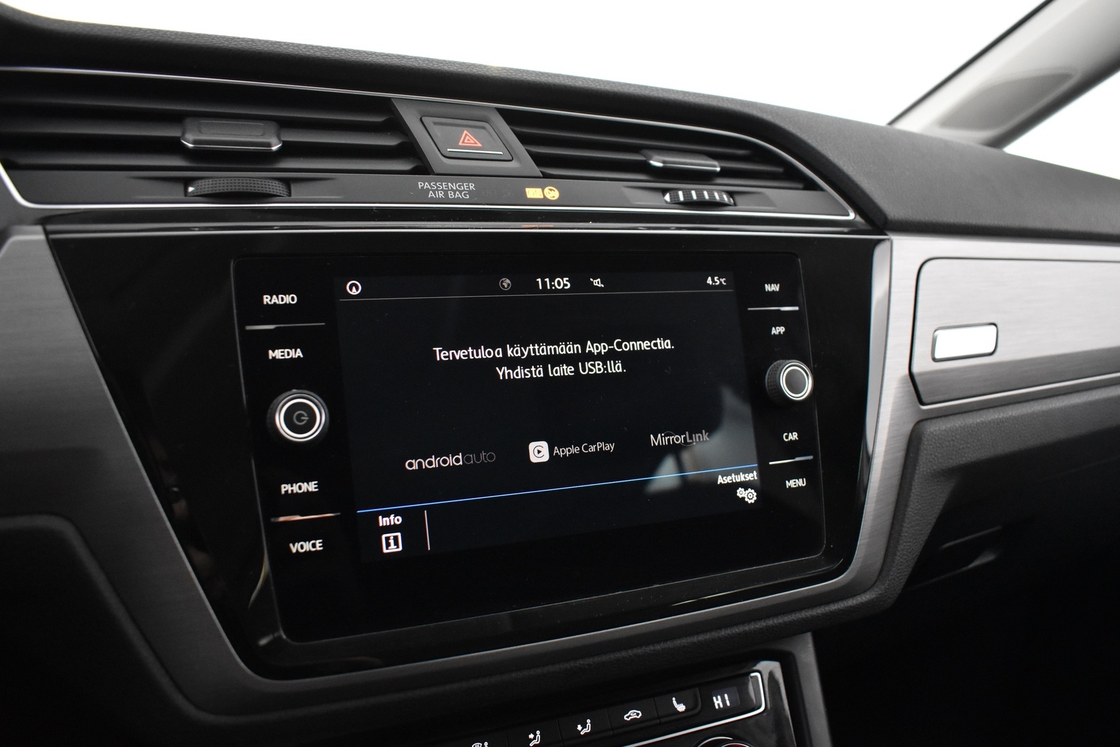 VOLKSWAGEN Touran 2018