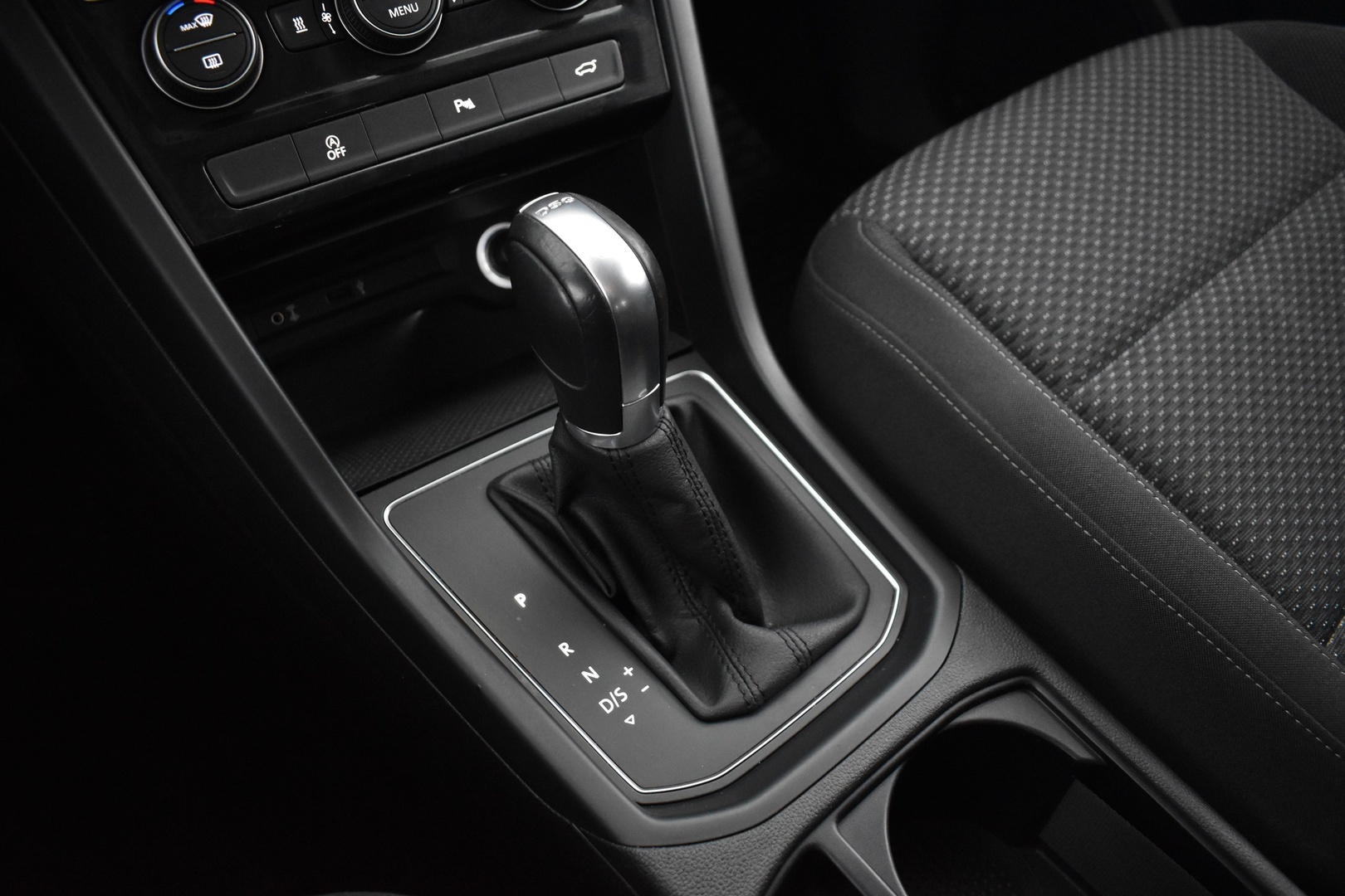 VOLKSWAGEN Touran 2018