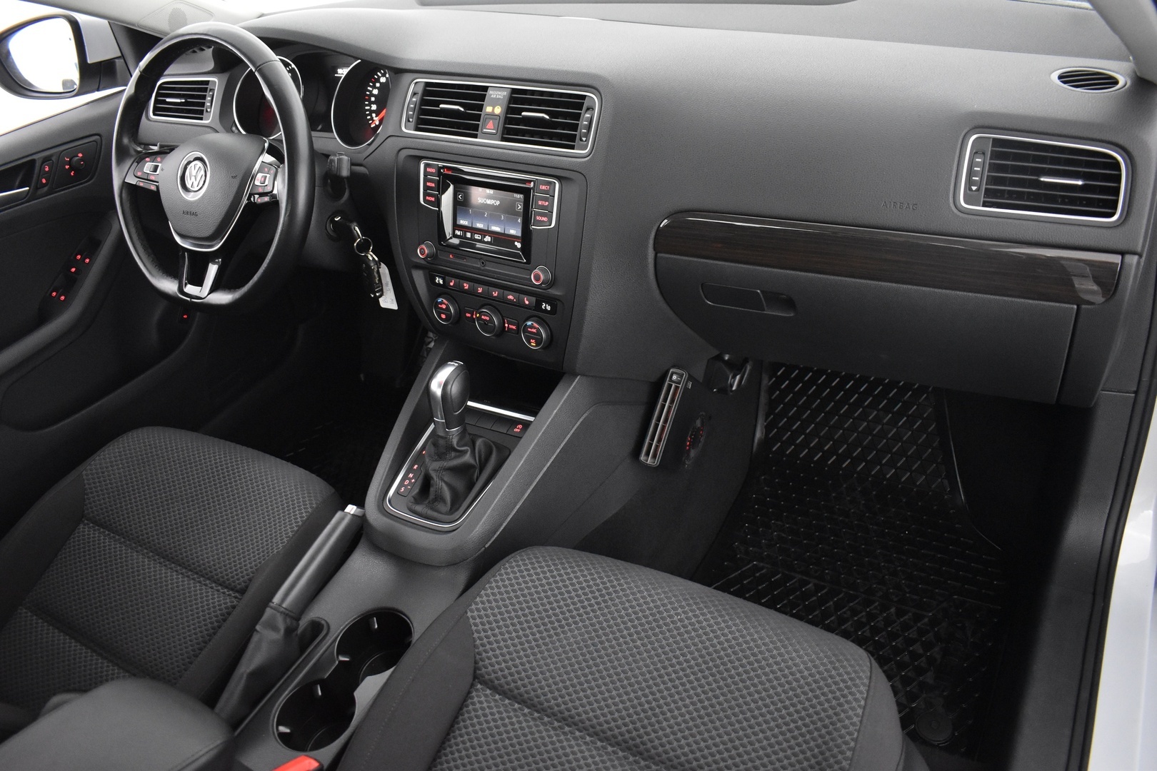 VOLKSWAGEN Jetta 2018