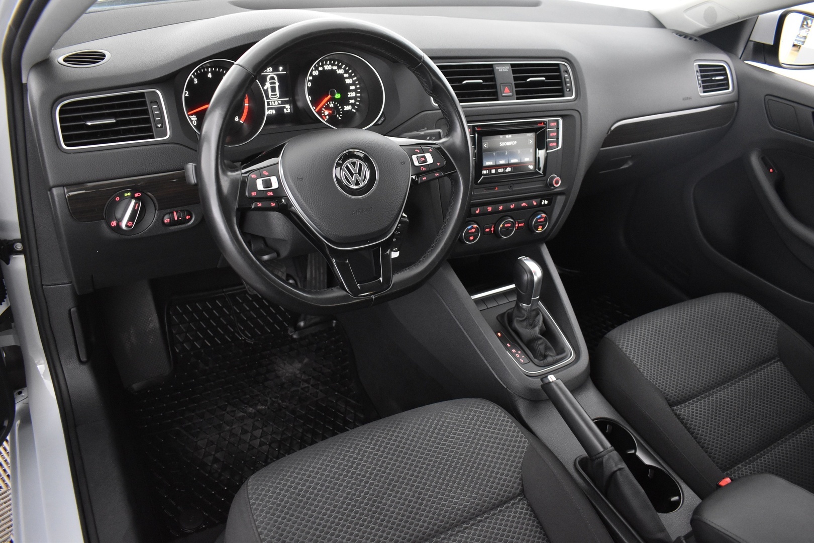 VOLKSWAGEN Jetta 2018