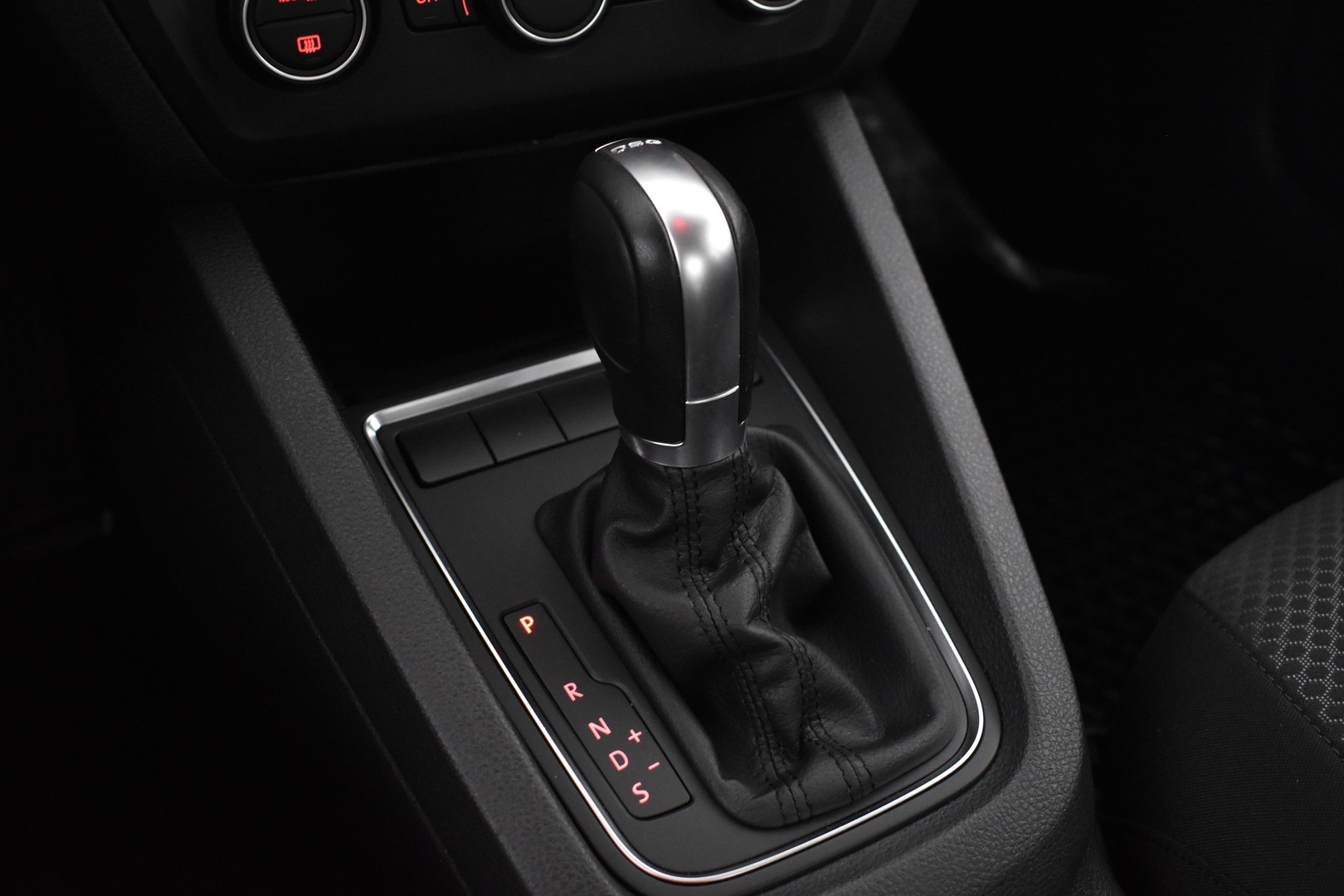 VOLKSWAGEN Jetta 2018